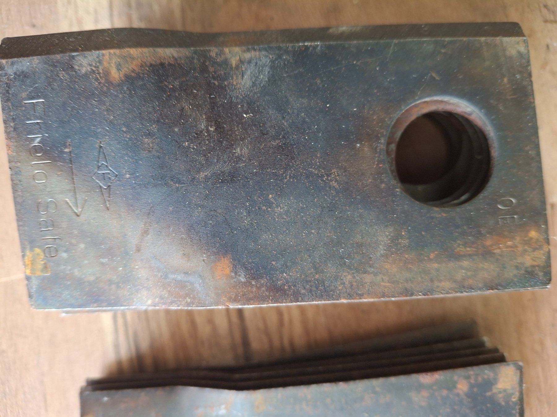 Tutti gli attrezzi: Couteau  de faucheuse rotative  / mähwerkmesser – Usato da Cormoret venduto da Dorado1990 1