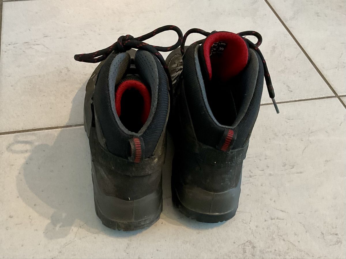 Chaussures hommes: Wanderschuhe Grösse 39 – D'occasion à Wenslingen par dusty77 1