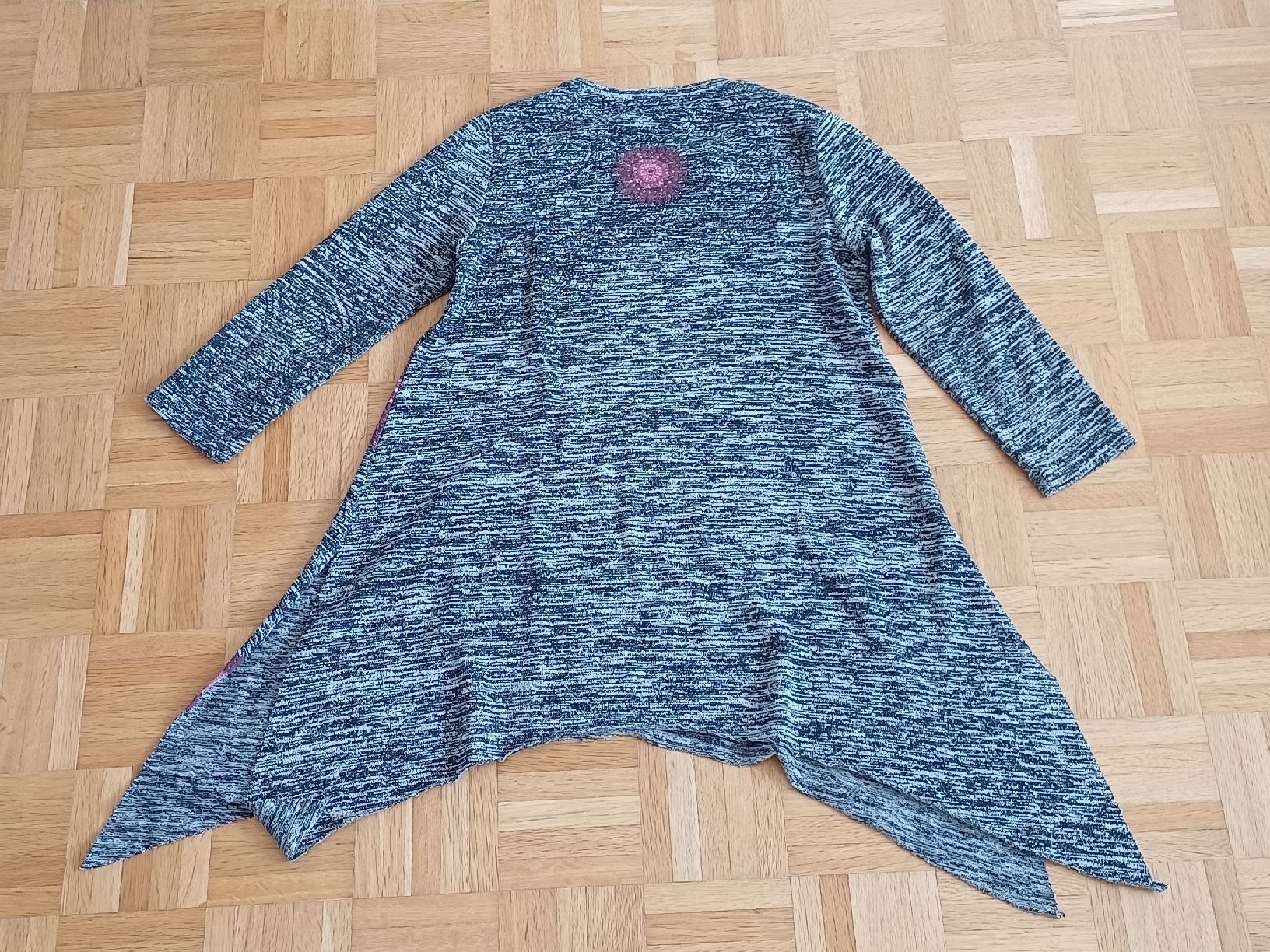 Desigual Maglioni & Felpe: Silbergrauer Desigual-Pullover, Glitzer, Grösse S – Usato da Basel venduto da klaraleoni 1