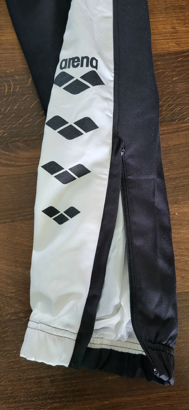 Arena Pantaloni: Arena Schwimm Trainerhose M – Nuovo (secondo la descrizione) da Unterseen venduto da rej_lnk9 1