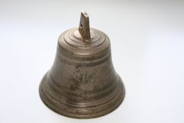 Alte Glocke mit Trageöse, urchiges Deko-Objekt,