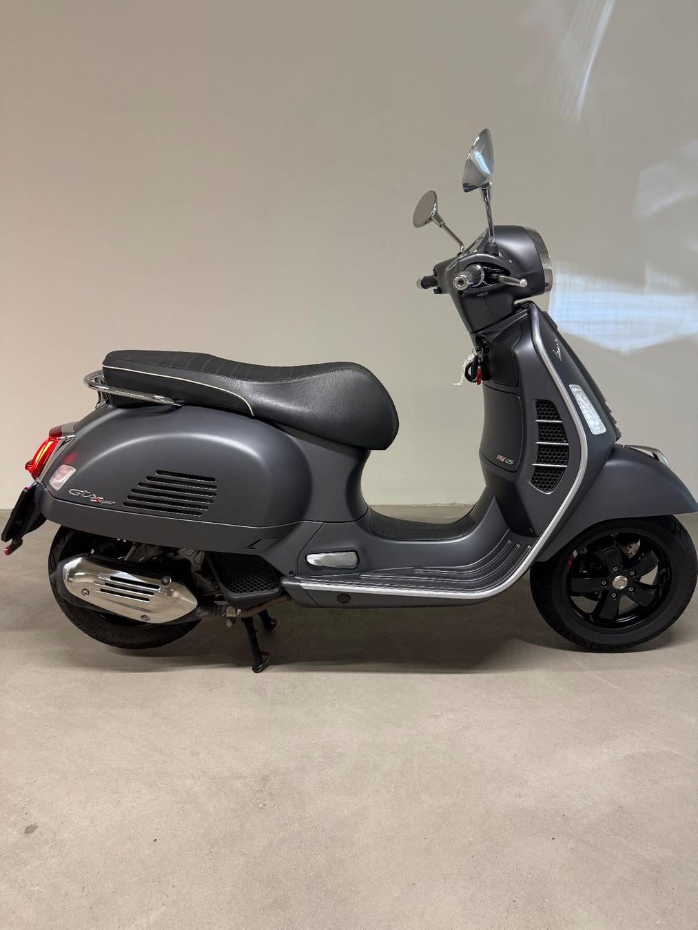 Vespa Scooter: Vespa GTS 125 – Usato da Basel venduto da mir_mx5k 1