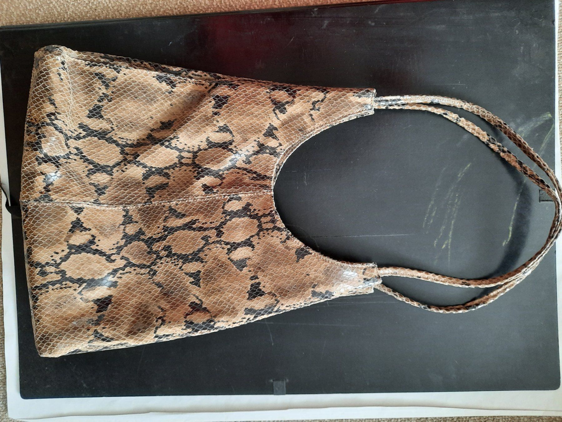 Taschen für Damen: Handtasche aus kunst- Schlangenleder – Gebraucht aus Herrliberg von AlexandraBopp