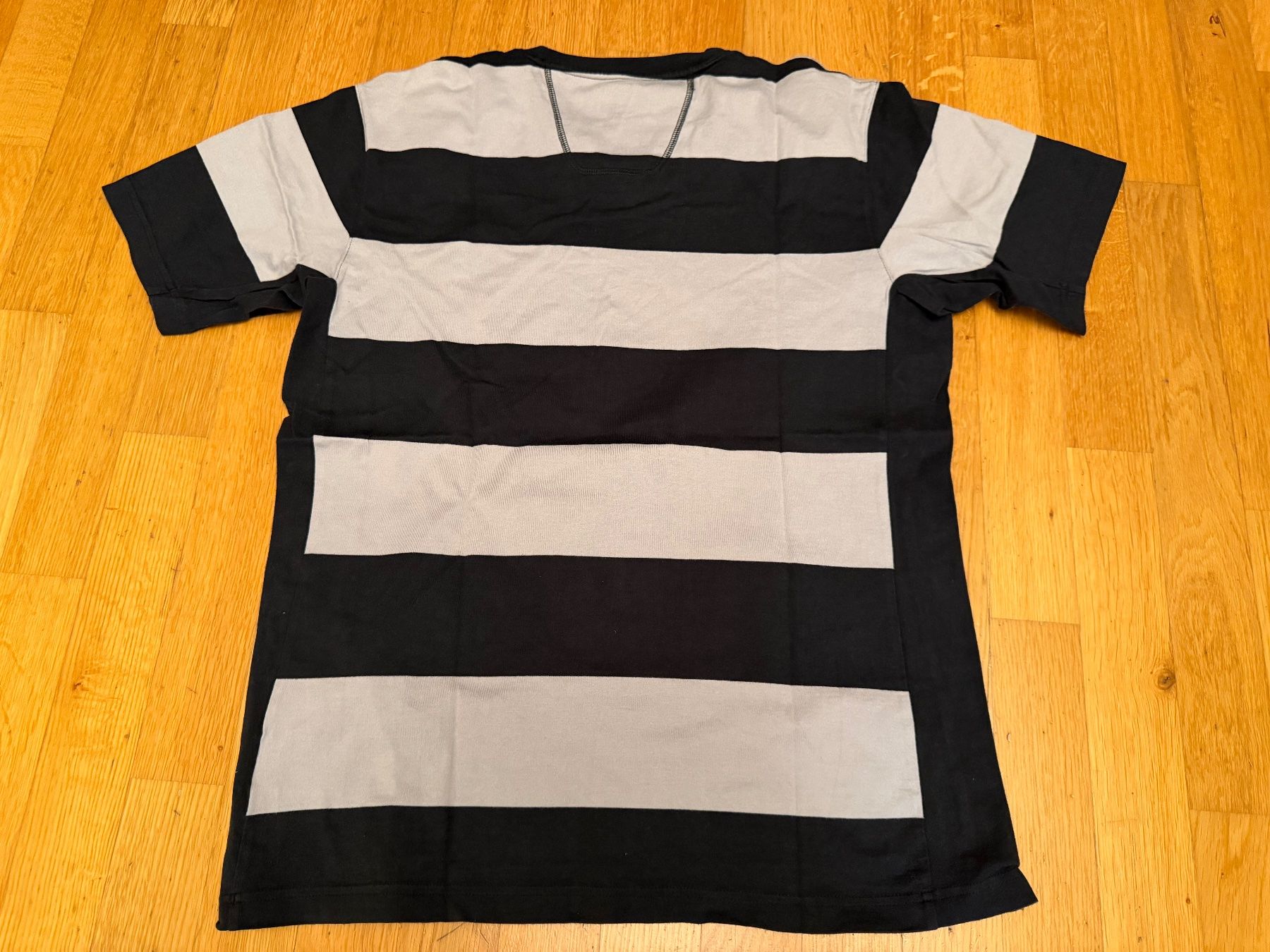 Adidas T-shirt: Neues Adidas T-Shirt Grösse M – Nuovo (secondo la descrizione) da Bettlach venduto da Tradenet100 5