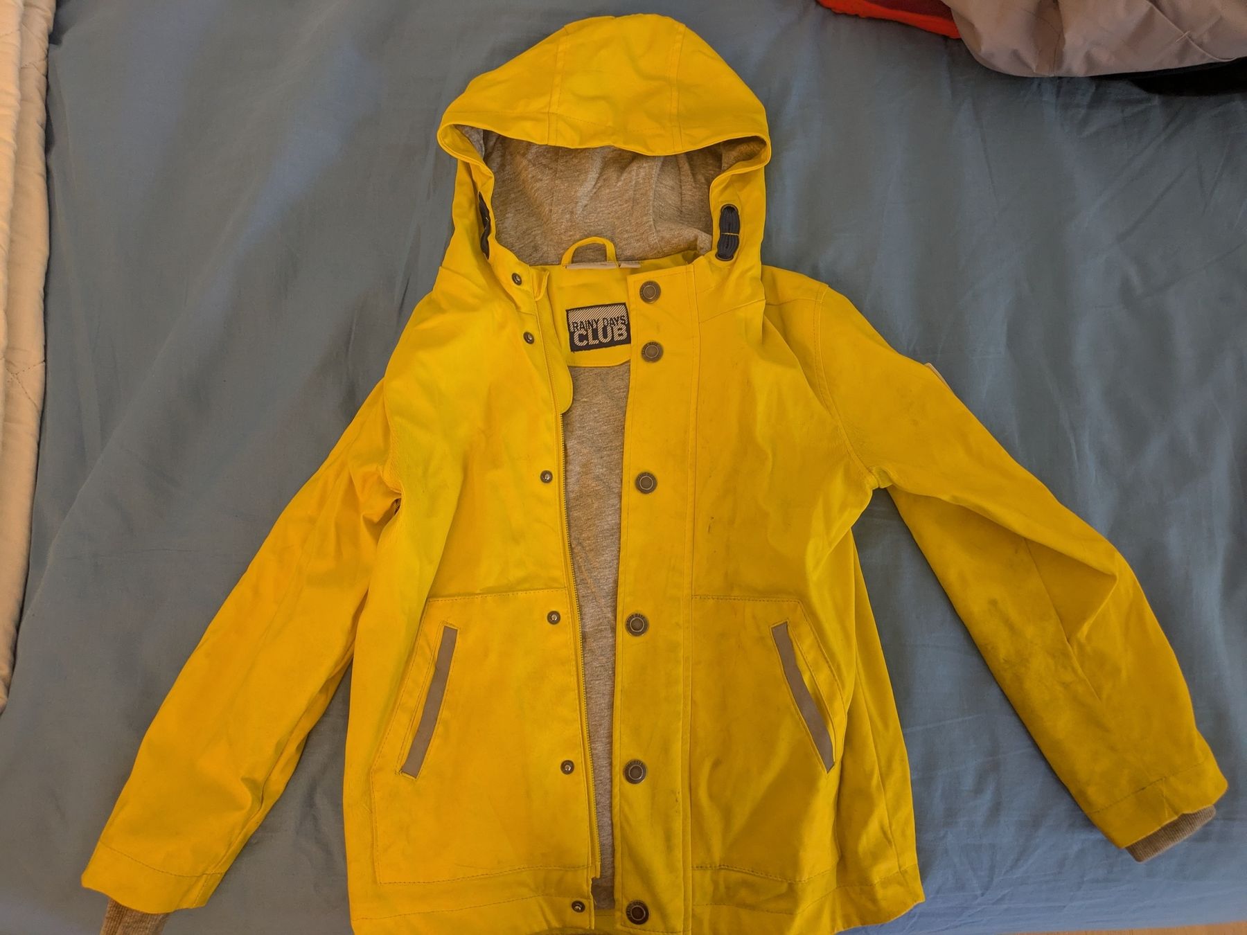 Jacken & Mäntel: Regenjacke Kinder Grösse 122/128 gelb – Gebraucht aus Zürich von s--h