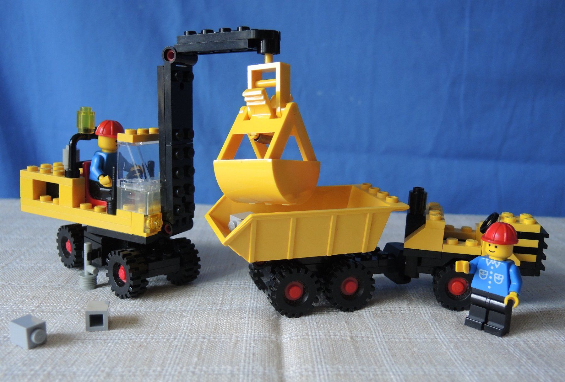 Lego Giocattoli: Pneumatic Crane  6678 + Construction Truck 6652 – Usato da Burgdorf venduto da ursla50 1