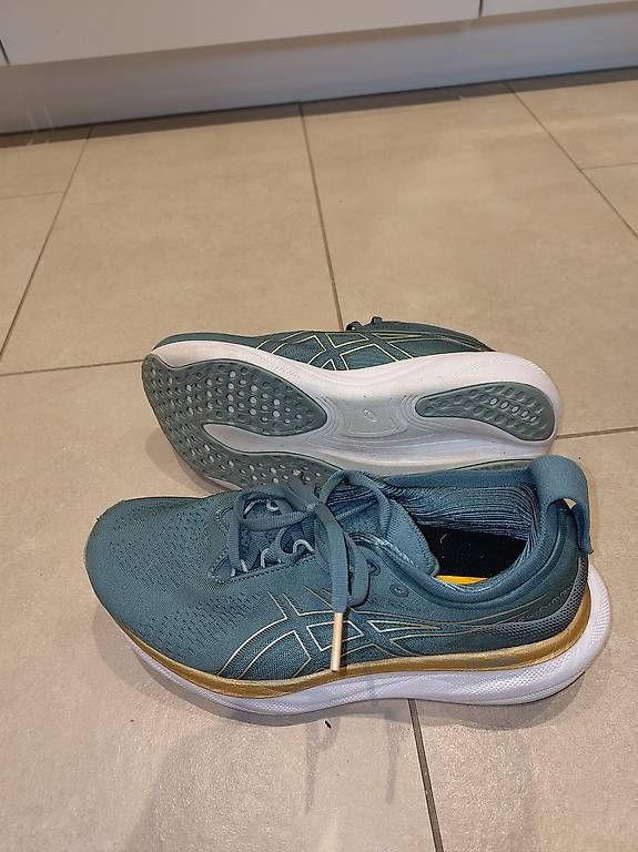 Herrenschuhe: ASICS Laufschuhe – Gebraucht aus Fulenbach von TASUT 3