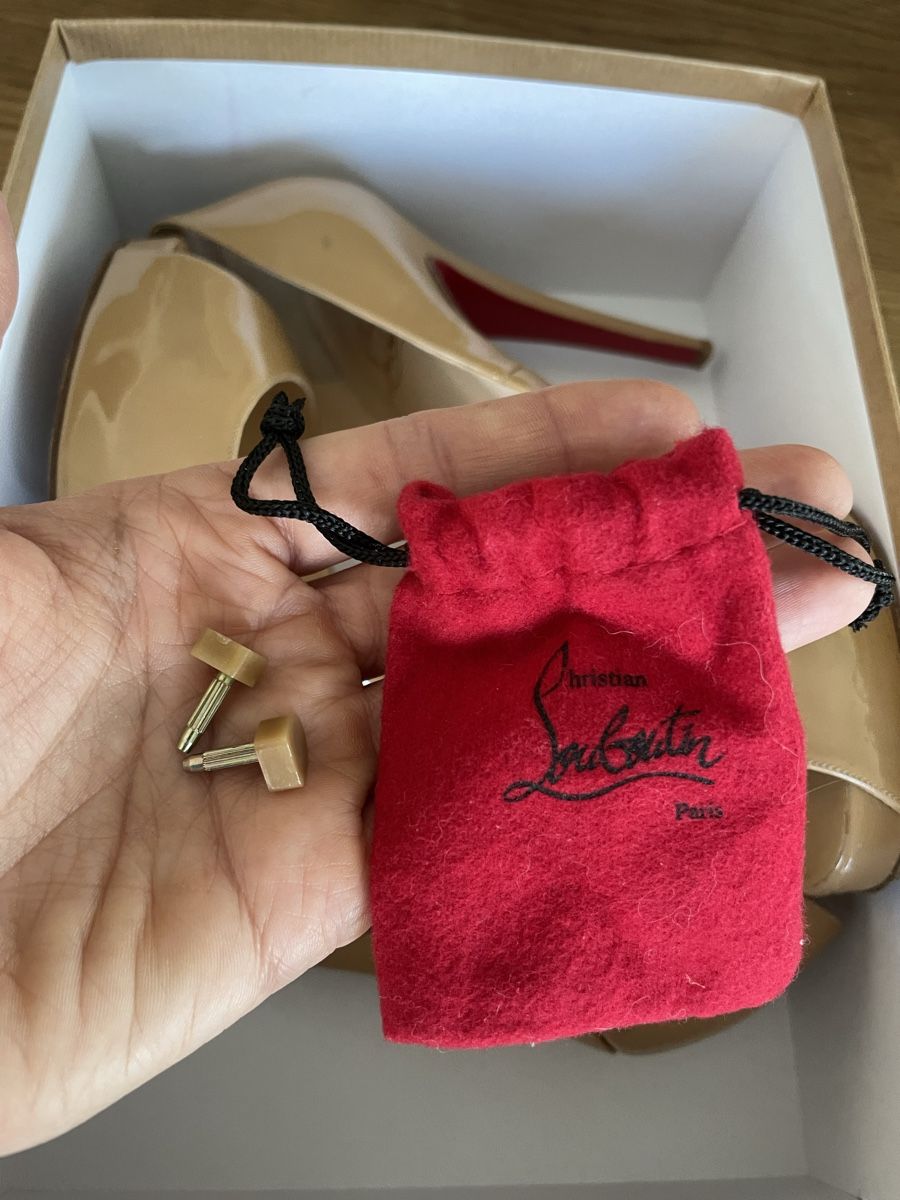 Christian Louboutin Scarpe da donna: Louboutin Gr.41 Modell very prive – Usato da Au ZH venduto da Daiga 4