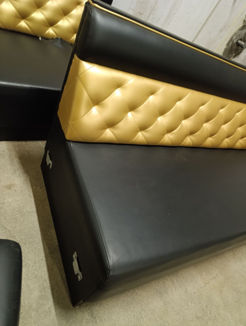 Sofas: Sofa Teil einer riesen Lounge – Gebraucht aus Romanshorn von dav_h2lv 2