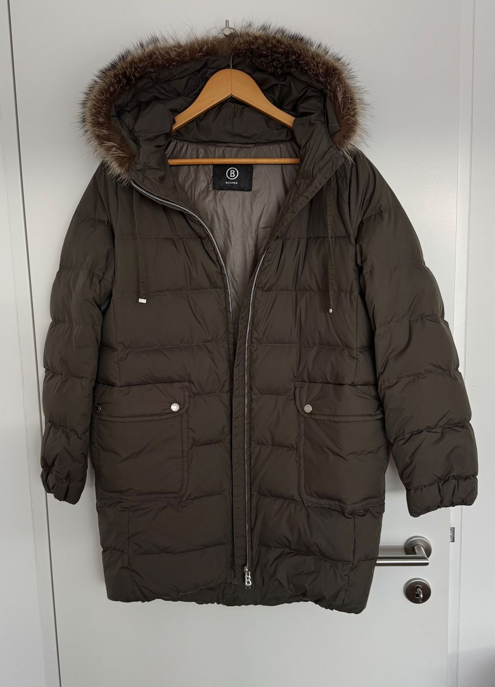 Bogner Giacche: Bogner Damen Daunenjacke Größe 40 in Olive – Usato da Kloten venduto da mybestbrands