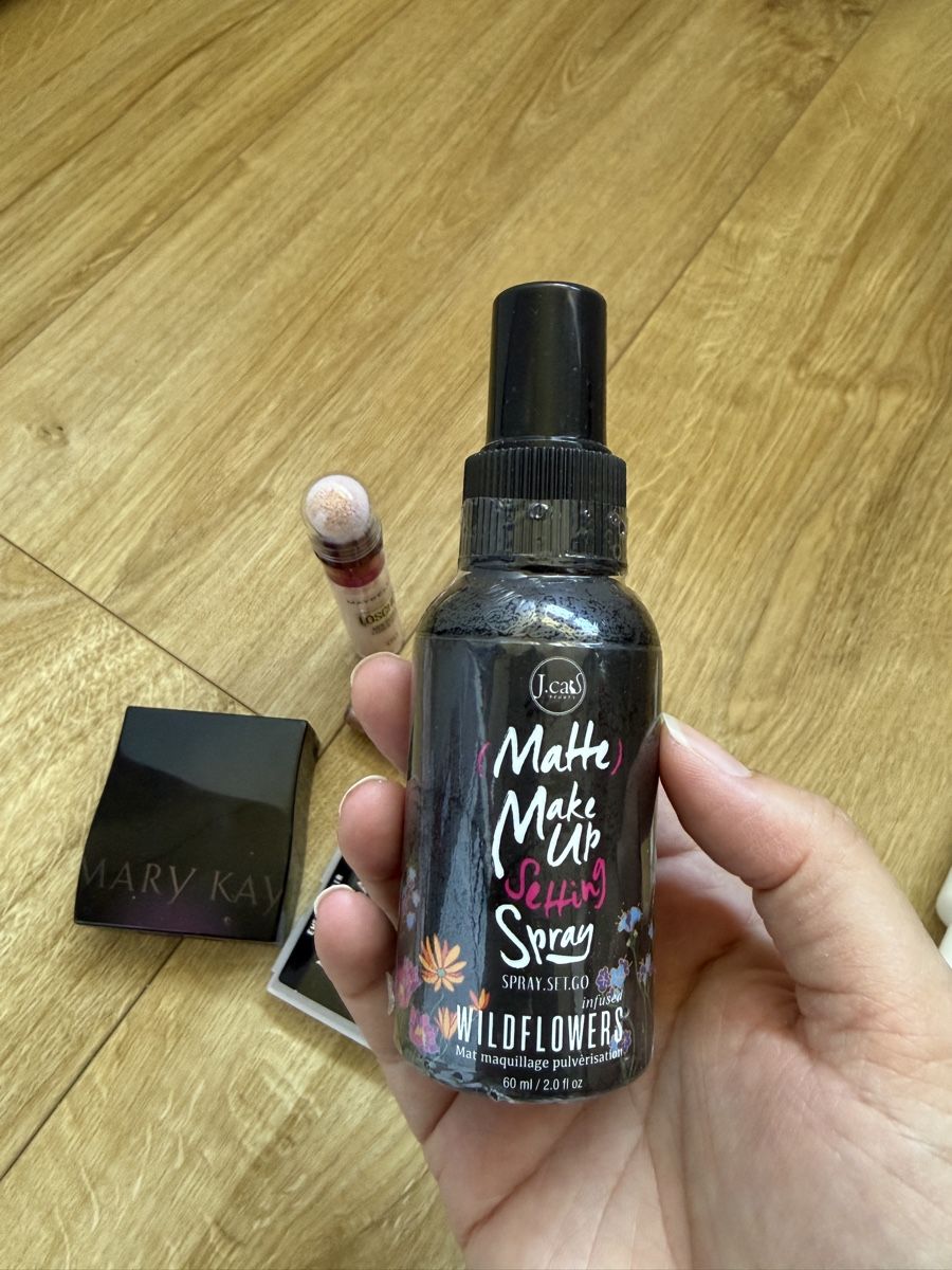 Make-up: Makeup Set (neu) – Nuovo (secondo la descrizione) da Schübelbach venduto da Sambodscha 6
