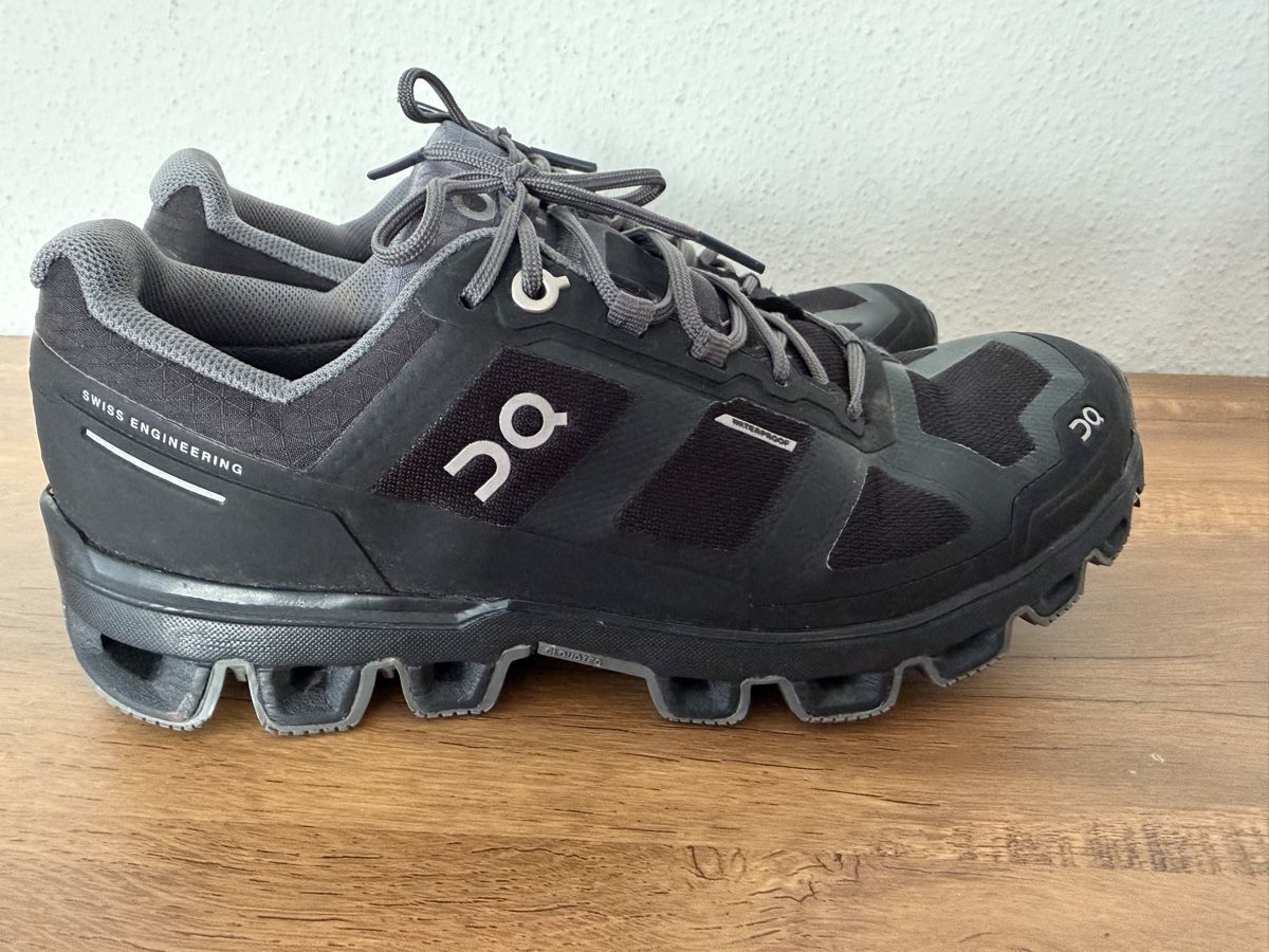 On Chaussures femmes: Chaussures On Cloudventure imperméable noir T. 38 – D'occasion à Brügg BE par Goob 2