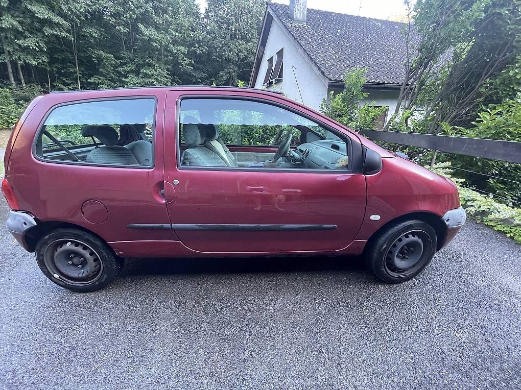 Autos: Renault Twingo 2004 – D'occasion à Avegno par sil_k6hs
