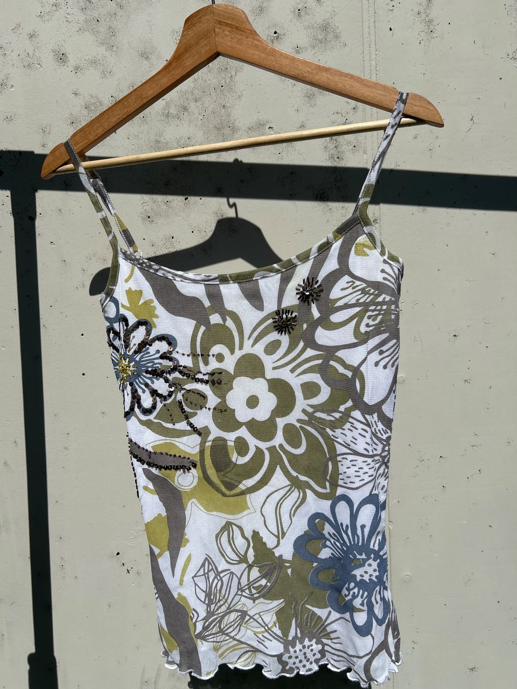 Top: Glitzer Top mit Blumenmuster Grösse M - sommerlich & chic – Nuovo (secondo la descrizione) da Lupfig venduto da Hasihopp