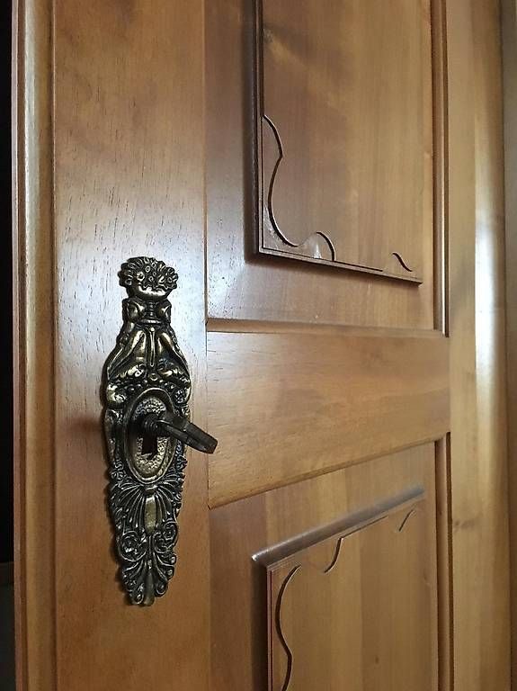Armoires: Biedermeier Schrank, Nussbaum, Einzelanfertigung – D'occasion à Goldach par 1963ruthlanter 2