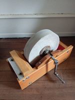Schleifstein mit Holzgestell, manueller Antrieb, top Zust...