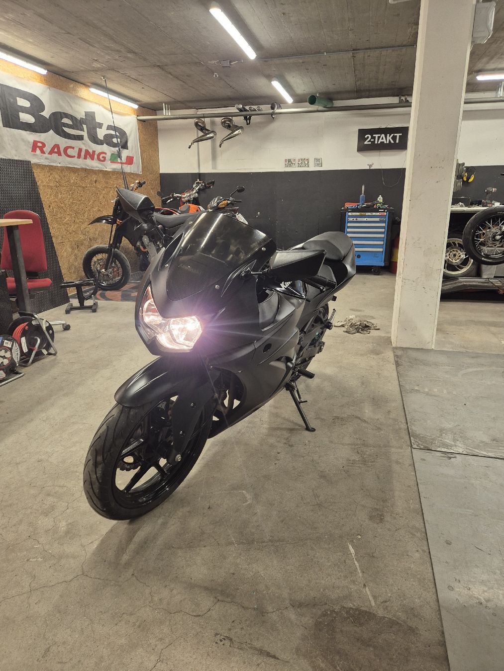 Kawasaki Strada: Kawasaki Ninja 250 – Usato da Seon venduto da Jk_224 4