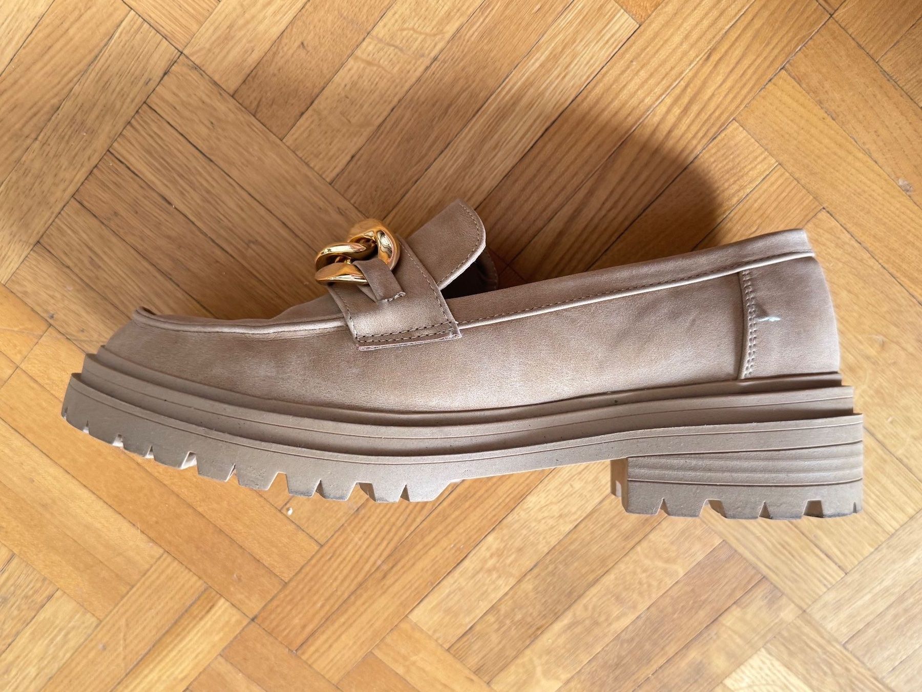 Scarpe da donna: Loafers beiges – Nuovo (secondo la descrizione) da Montreux venduto da iza_peche8 3