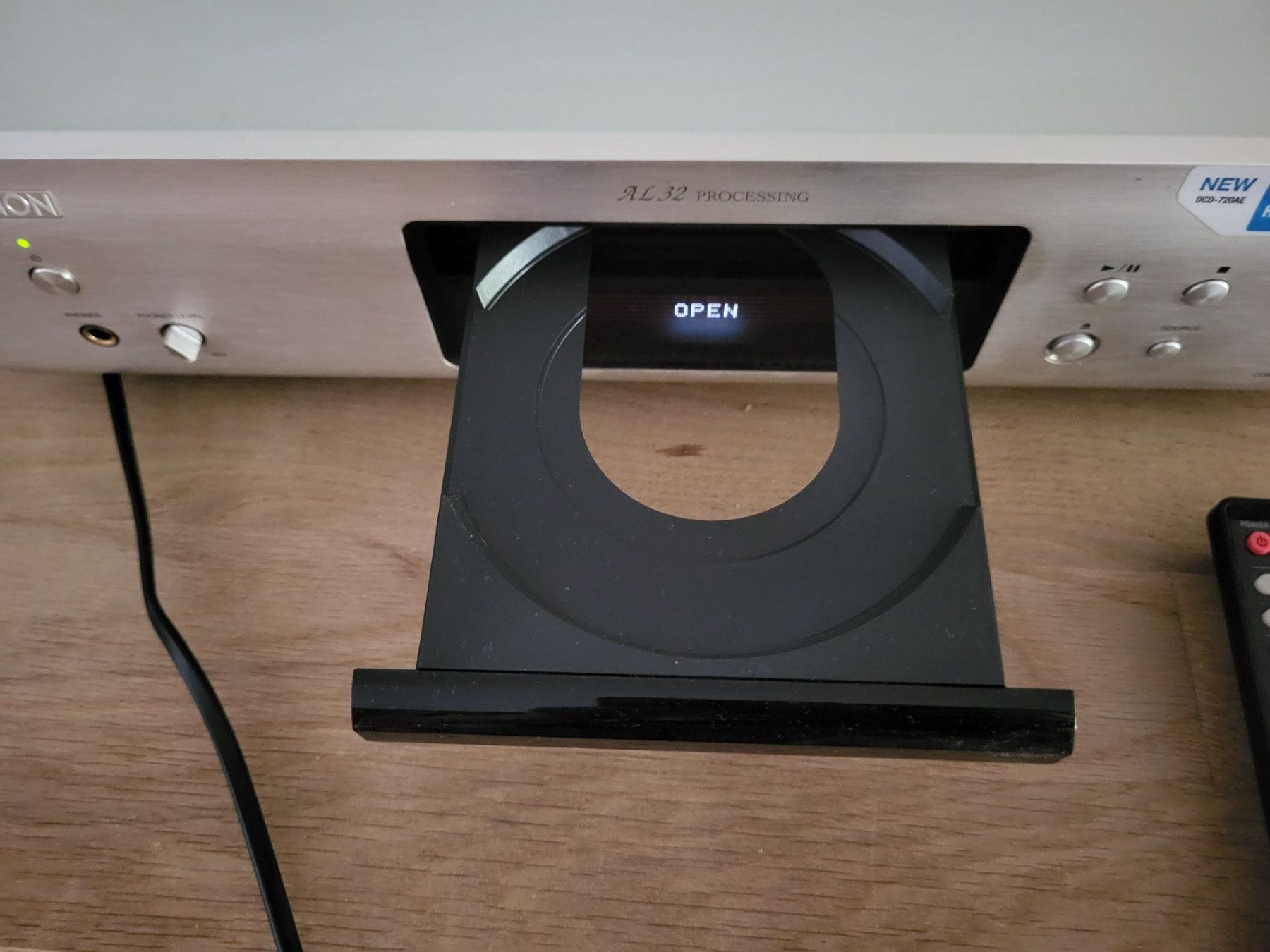 Denon Lettore multimediale & Streamer: Denon DCD-720AE CD-Player, silber (Fernbedienung/Anleitung) – Nuovo (secondo la descrizione) da Urtenen-Schönbühl venduto da Lari1 2
