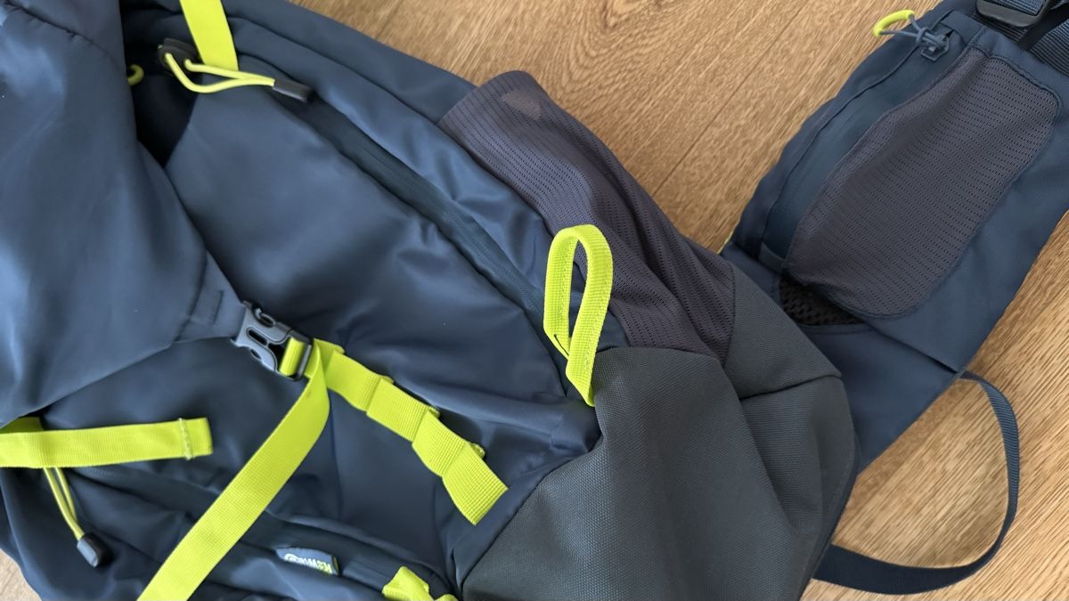 Zaini: Rewind Comfort Fit 30L Hiking Backpack – Usato da Boswil venduto da hey.itsme 4