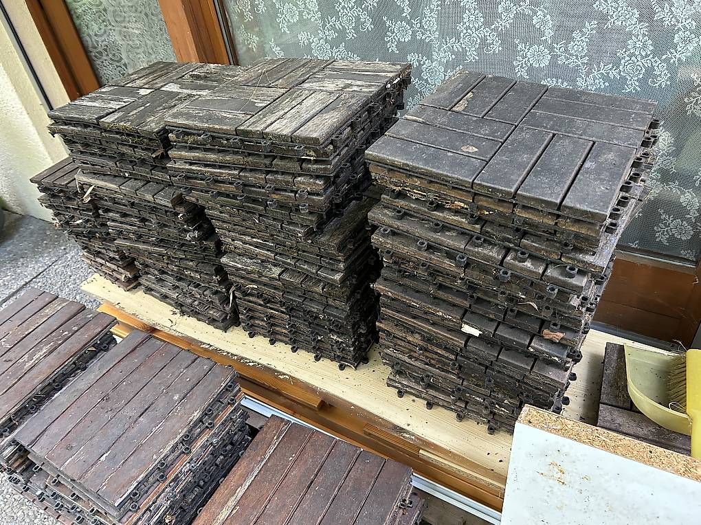 Rivestimenti per pavimenti: Holzfliesen – Usato da Bern venduto da jonathanconconi 2