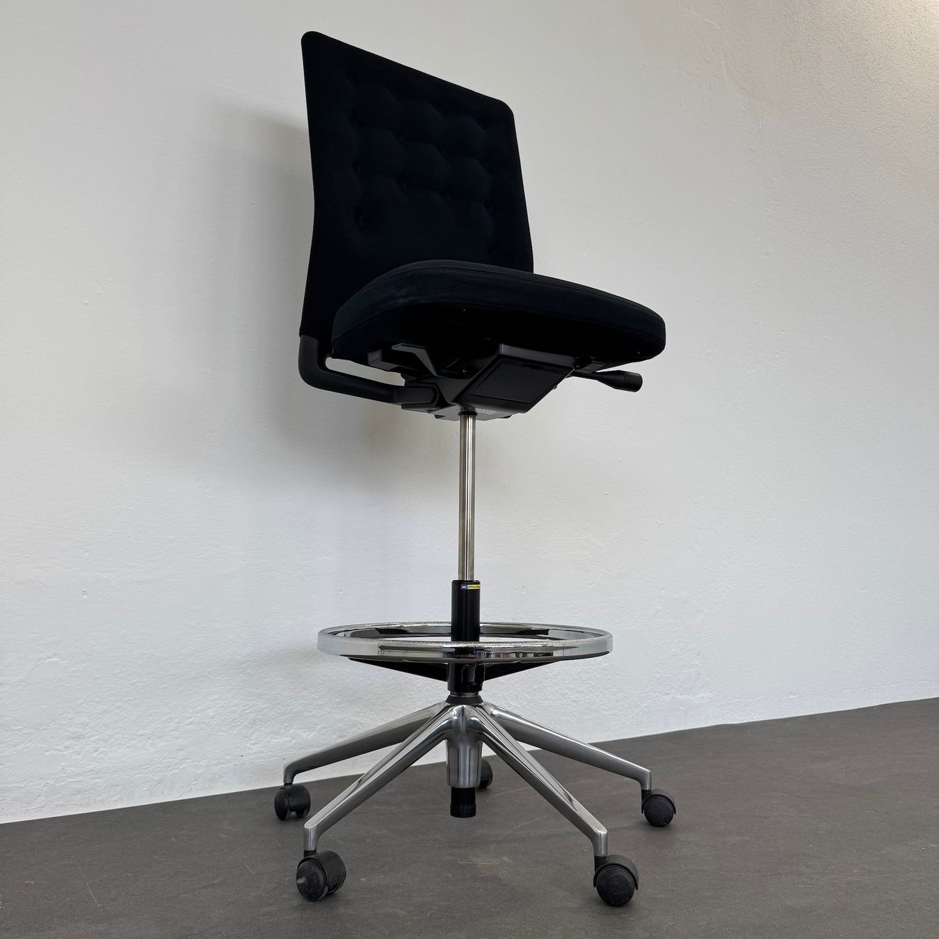 Sedie: Vitra ID Trim Counter Drehstuhl – Usato da Schönenwerd venduto da mcofficeshop 5