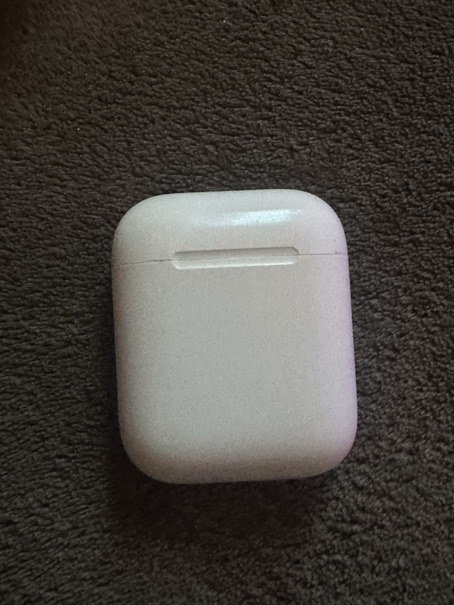 Apple Cuffie: AirPods: Ladecase & Beide Kopfhörer – Usato da Wädenswil venduto da Anina.kastner 1