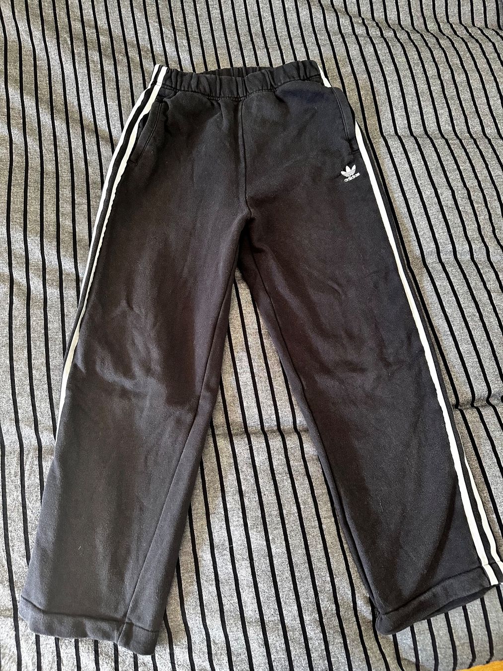 Adidas Pantaloni: Adidas Trainingshose, Grösse S – Usato da Haldenstein venduto da enie123