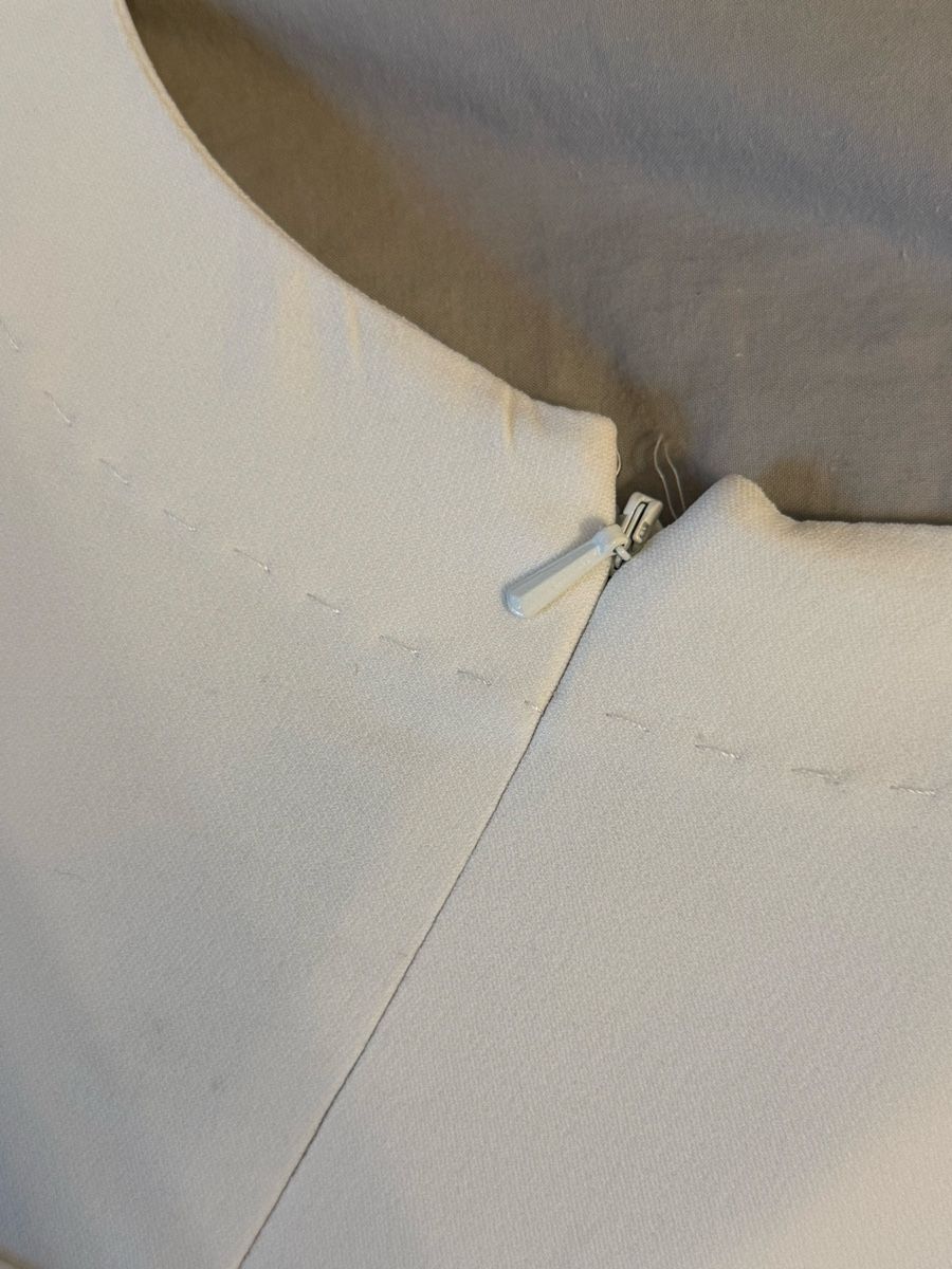 La Perla Vestiti: White Knee Length Dress – Usato da Genève venduto da din_8xv2 8