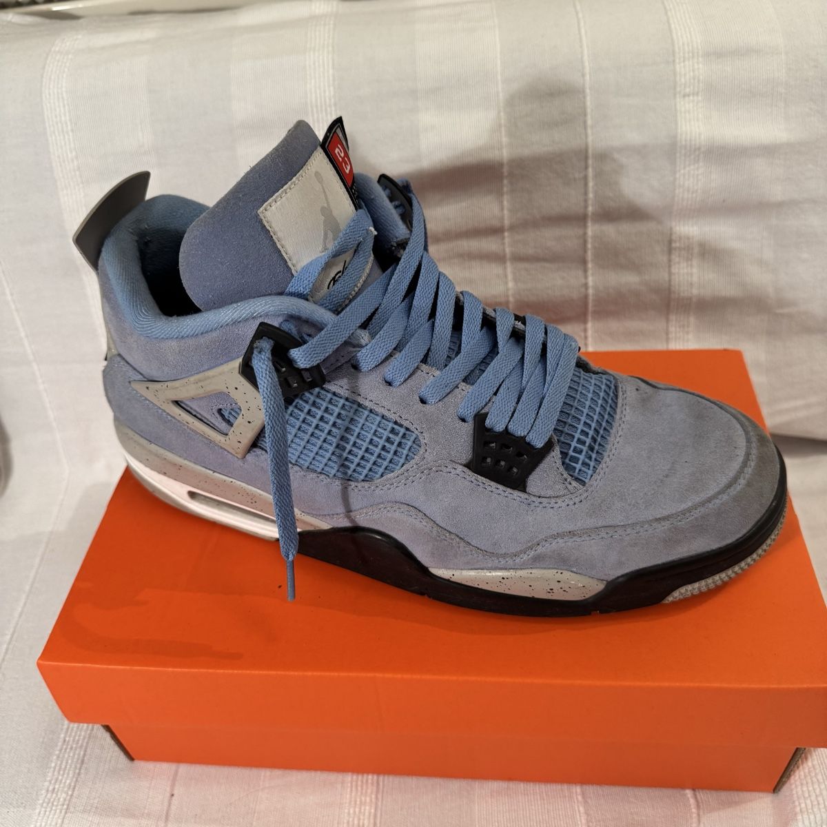 Jordan Chaussures hommes: Nike Air Jordan 4 Retro University Blue – D'occasion à Mönchaltorf par osi_t7tl