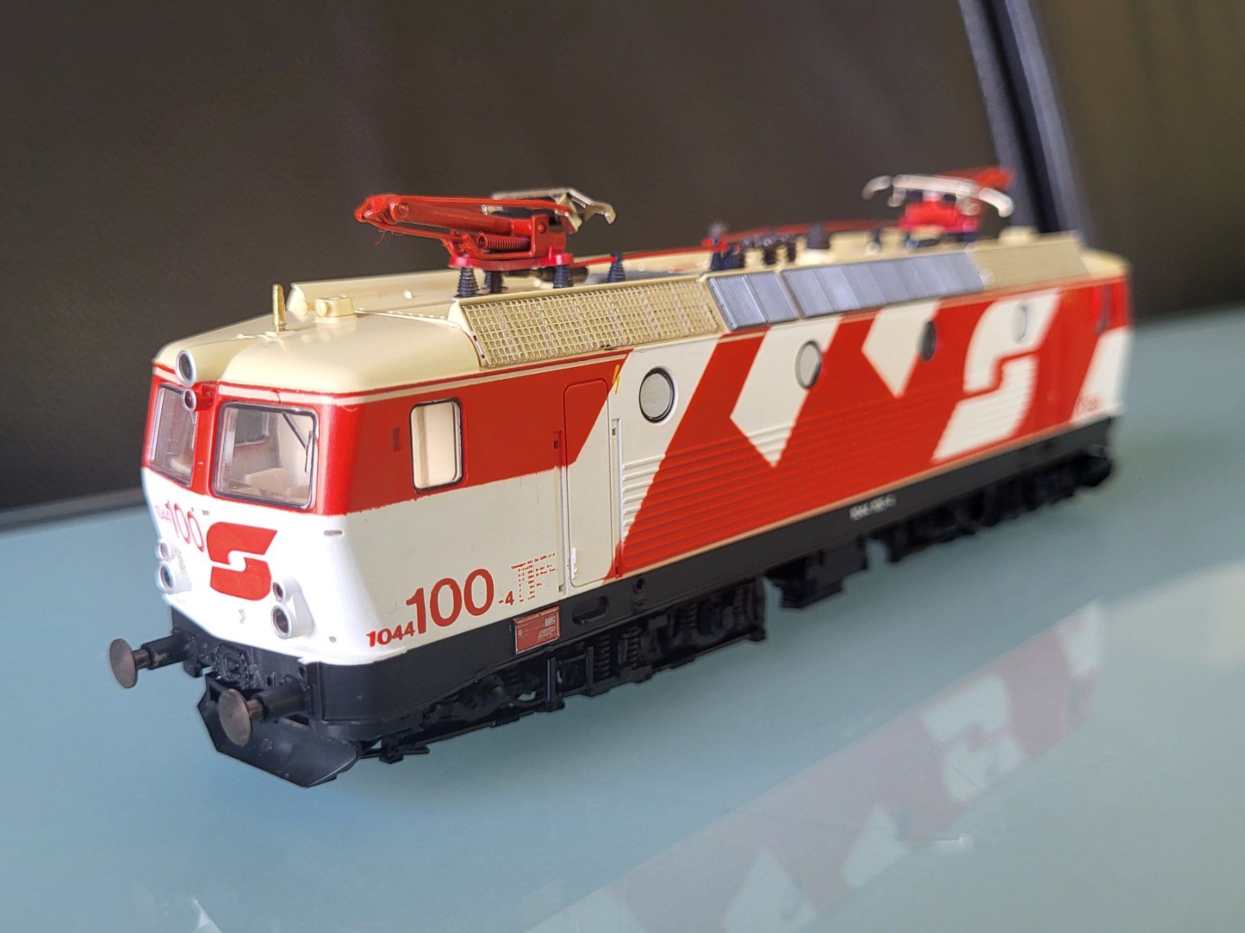 Roco Trains électriques: H0 ROCO ÖBB 1044 100-4 – D'occasion à Oberburg par sensetal