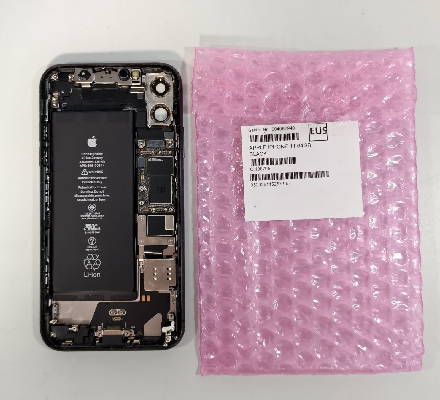 Apple Telefoni cellulari / Smartphones: iPhone 11 ohne iCloud Lock – Usato da Ehrendingen venduto da Rocky985 1