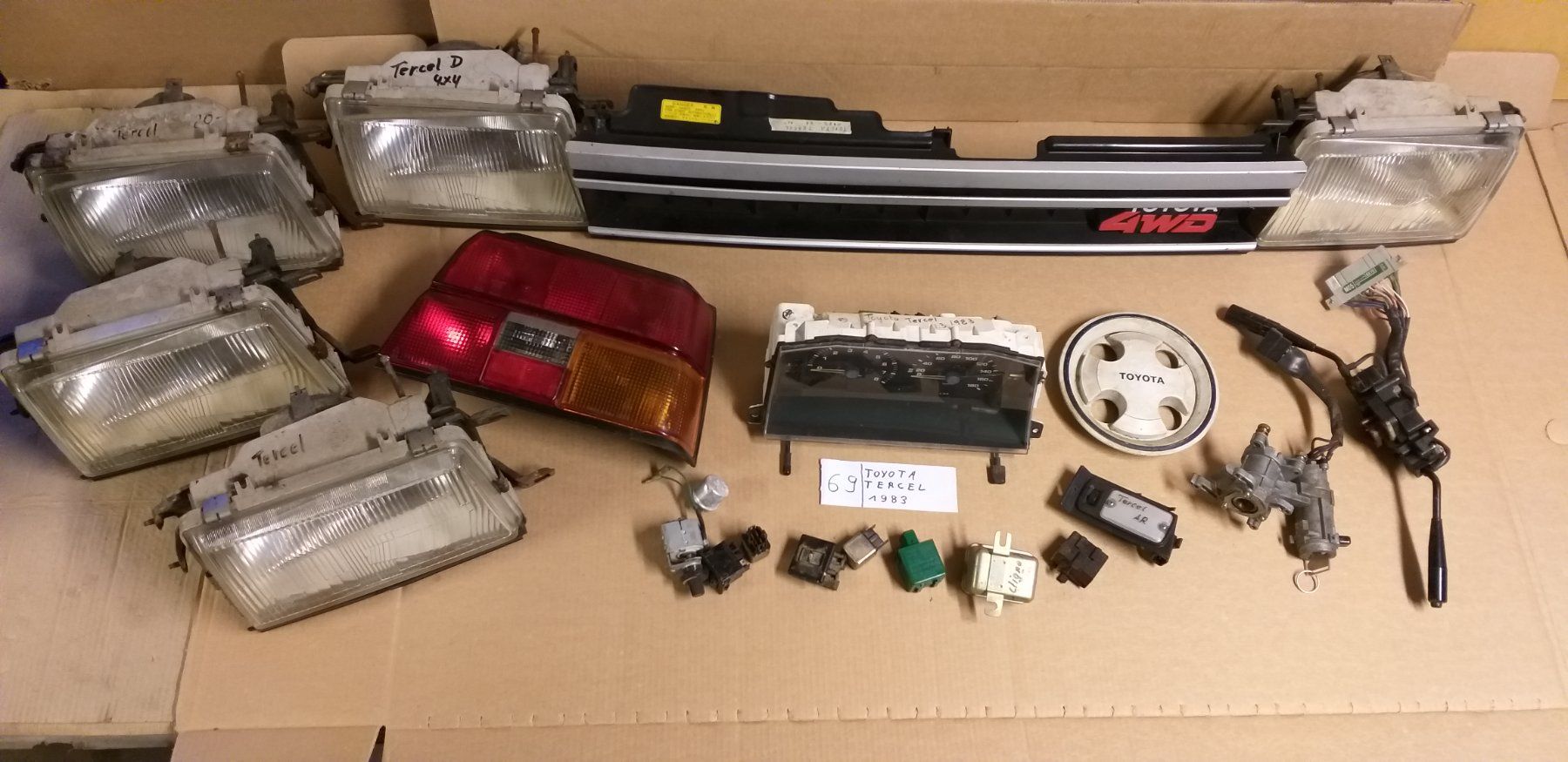 Toyota Tutti pezzi di ricambio auto: TOYOTA TERCEL 1983 OLDTIMER  DIVERSES PIECES  /  DIV. TEILE – Usato da cortébert venduto da rlv 1