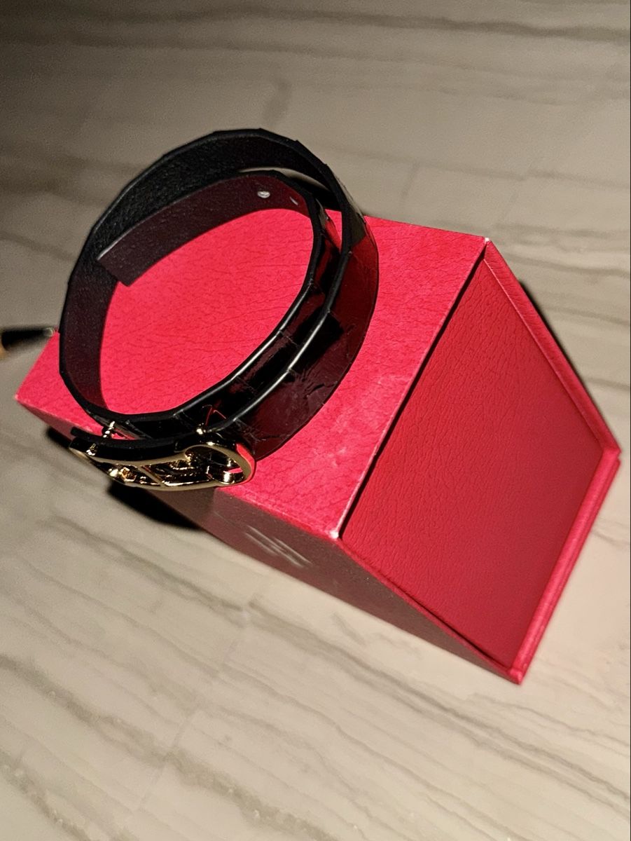 Bracciali & Braccialetti: Carolina Herrera - Leather Bracelet – Nuovo (secondo la descrizione) da Collonge-Bellerive venduto da alejan_0984 8