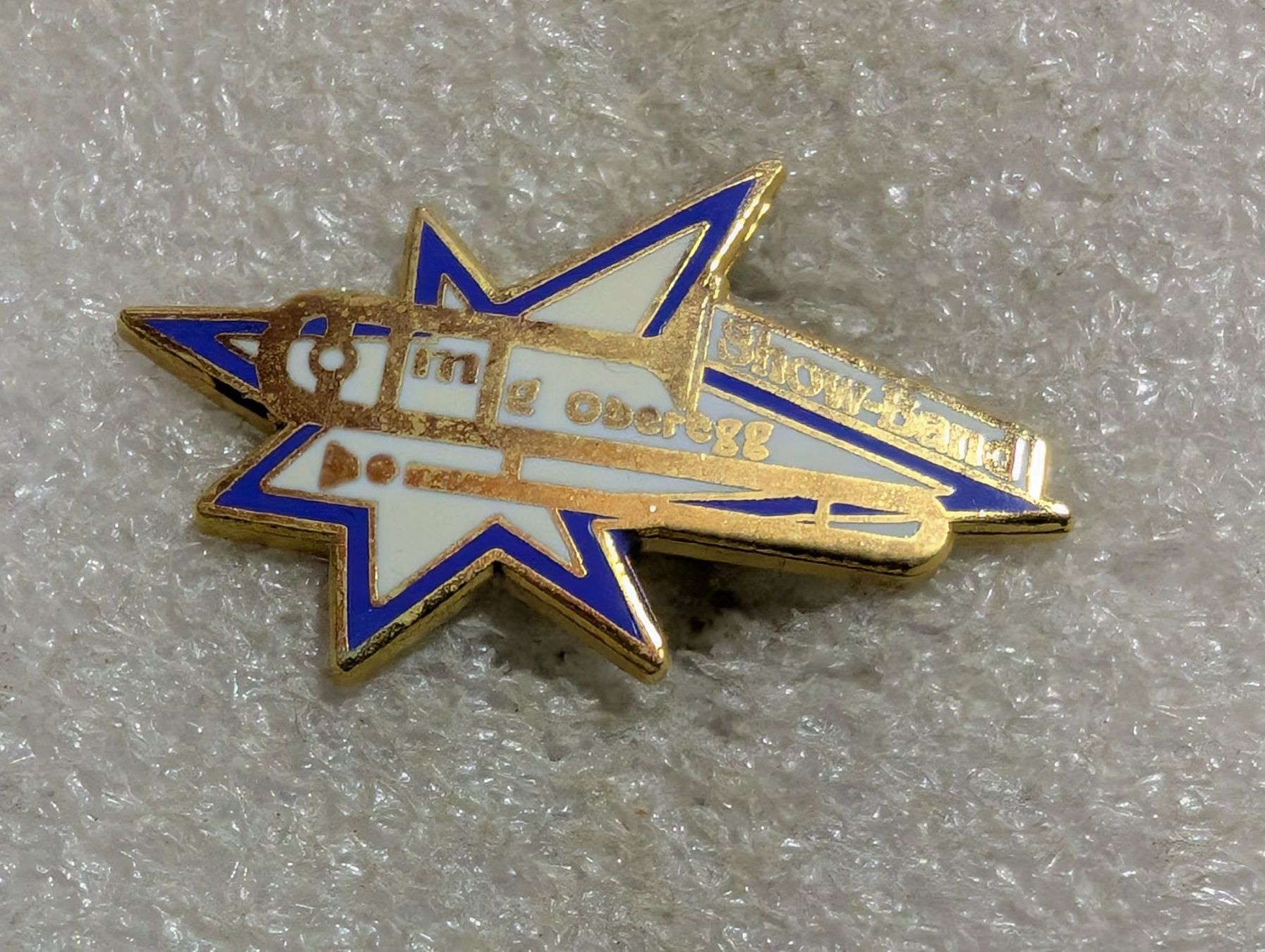 Placchette & Badge: Ansteckpin 211: Showband – Usato da Oppligen venduto da Pin-Fall-Shop