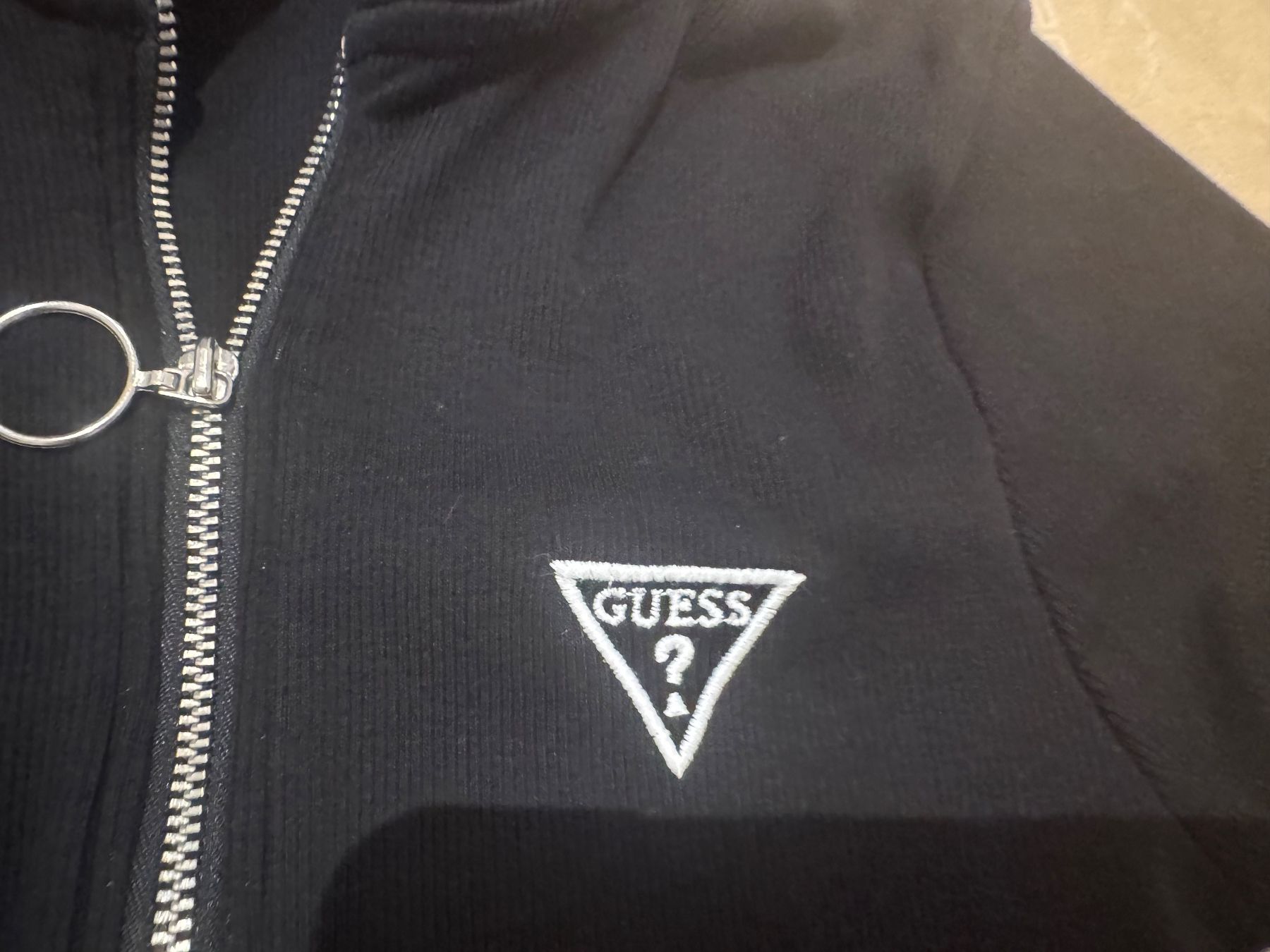 T-shirt: Guess NWT weiches Shirt, S – Usato da Klingnau venduto da Markus14 2