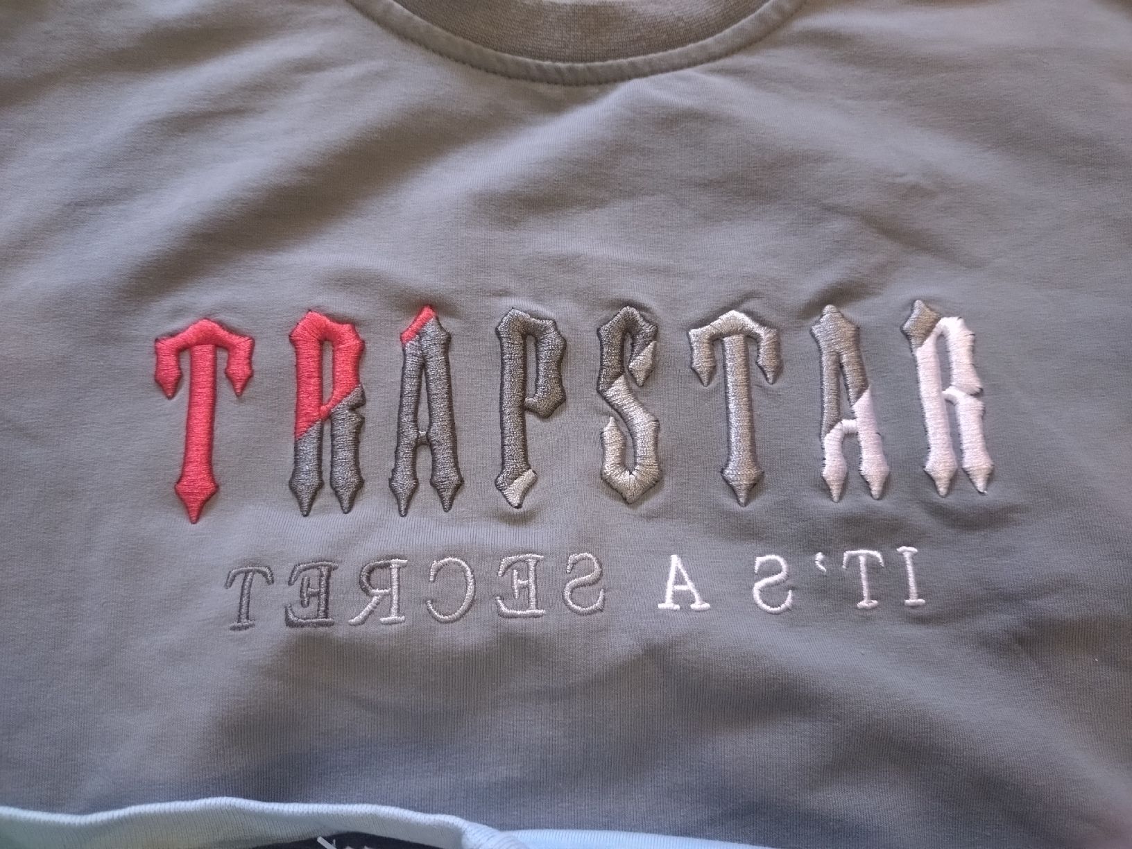 Trapstar Maglioni & Felpe: 2x Crewneck Trapstar S TBE  – Usato da Farvagny-le-Grand venduto da LaCaverne 4