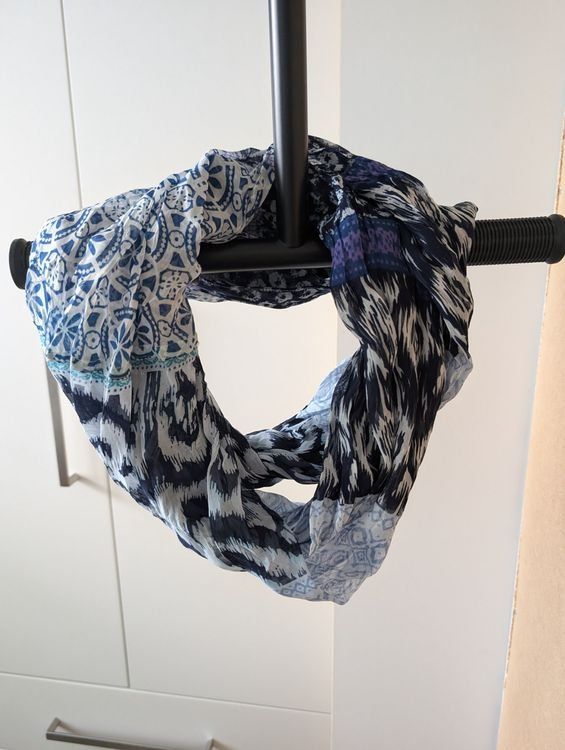 Foulard & Sciarpe: Ein Schlauchtuch – Usato da Zürich venduto da Mousie