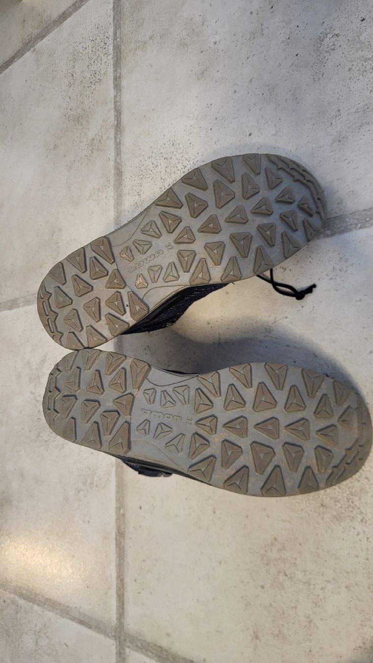 Lowa Schuhe für Jungen: Lowa Goretex Kinderwanderschuh Gr.37 – Gebraucht aus Mels von mani013 1