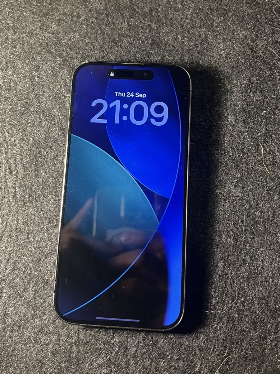 Apple Portables: Iphone 15 Pro 128Gb – D'occasion à Uster par tim_o.54 2