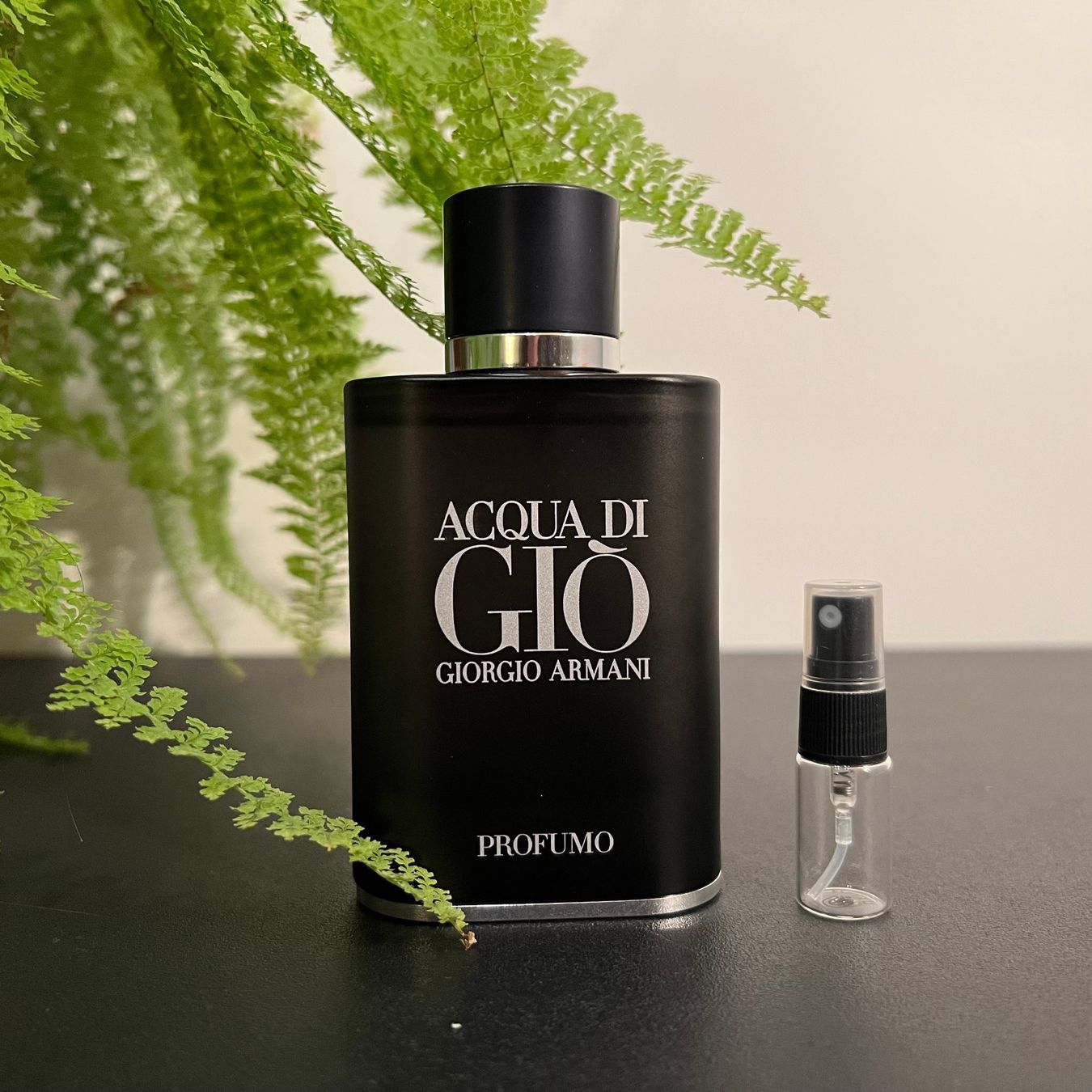 Armani Profumi & Eau de Toilette: Giorgio Armani Acqua Di Gio Profumo 2ml Tester – Nuovo (secondo la descrizione) da Hüttikon venduto da Yatzu
