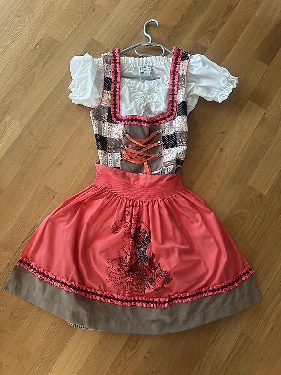 Robes: Dirndl Grösse 34 – D'occasion à Hettlingen par den_99n2 2