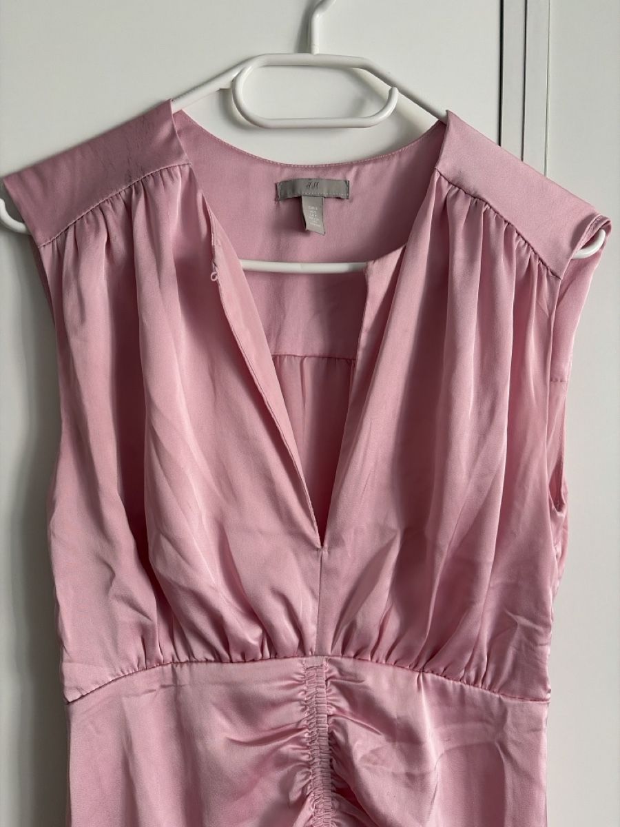 H&M Robes: Robe rose H&M taille S – D'occasion à Renens VD par sar_bwz5 1