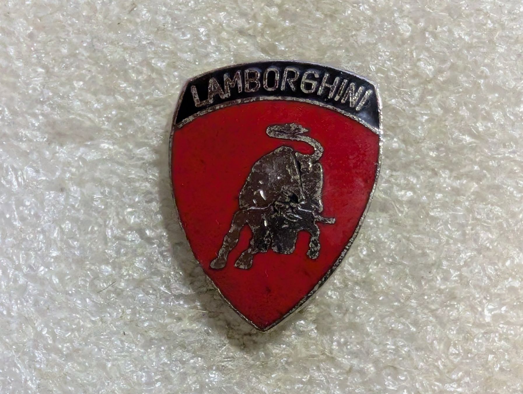Placchette & Badge: Ansteckpin 182: Lamborghini – Usato da Oppligen venduto da Pin-Fall-Shop