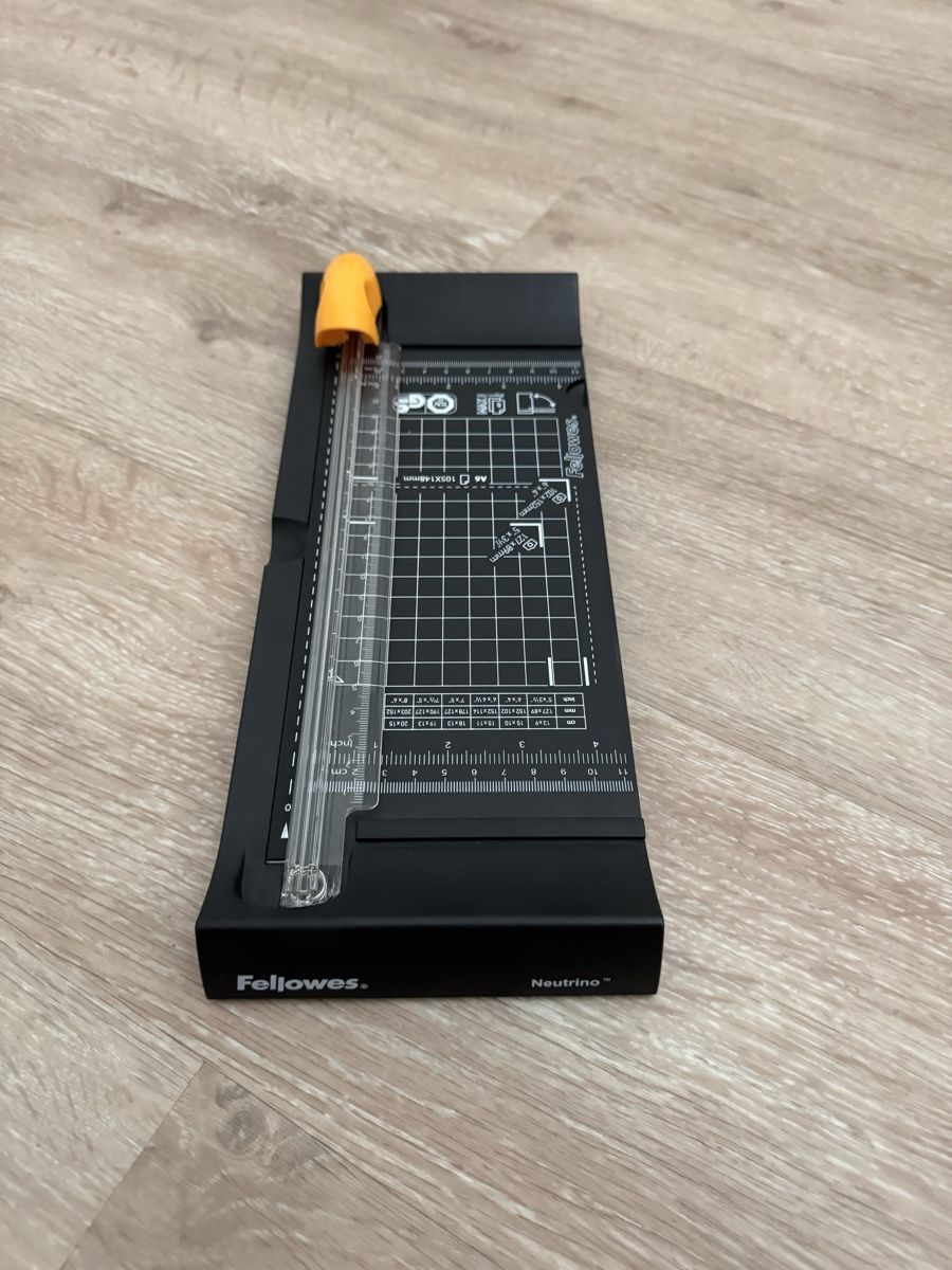 Tous les outils: Fellowes Neutrino Papier Schneider – D'occasion à Dietwil par vera2301