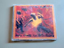 CD-S INI KAMOZE: Here comes the hotstepper, 1994 6 tracks