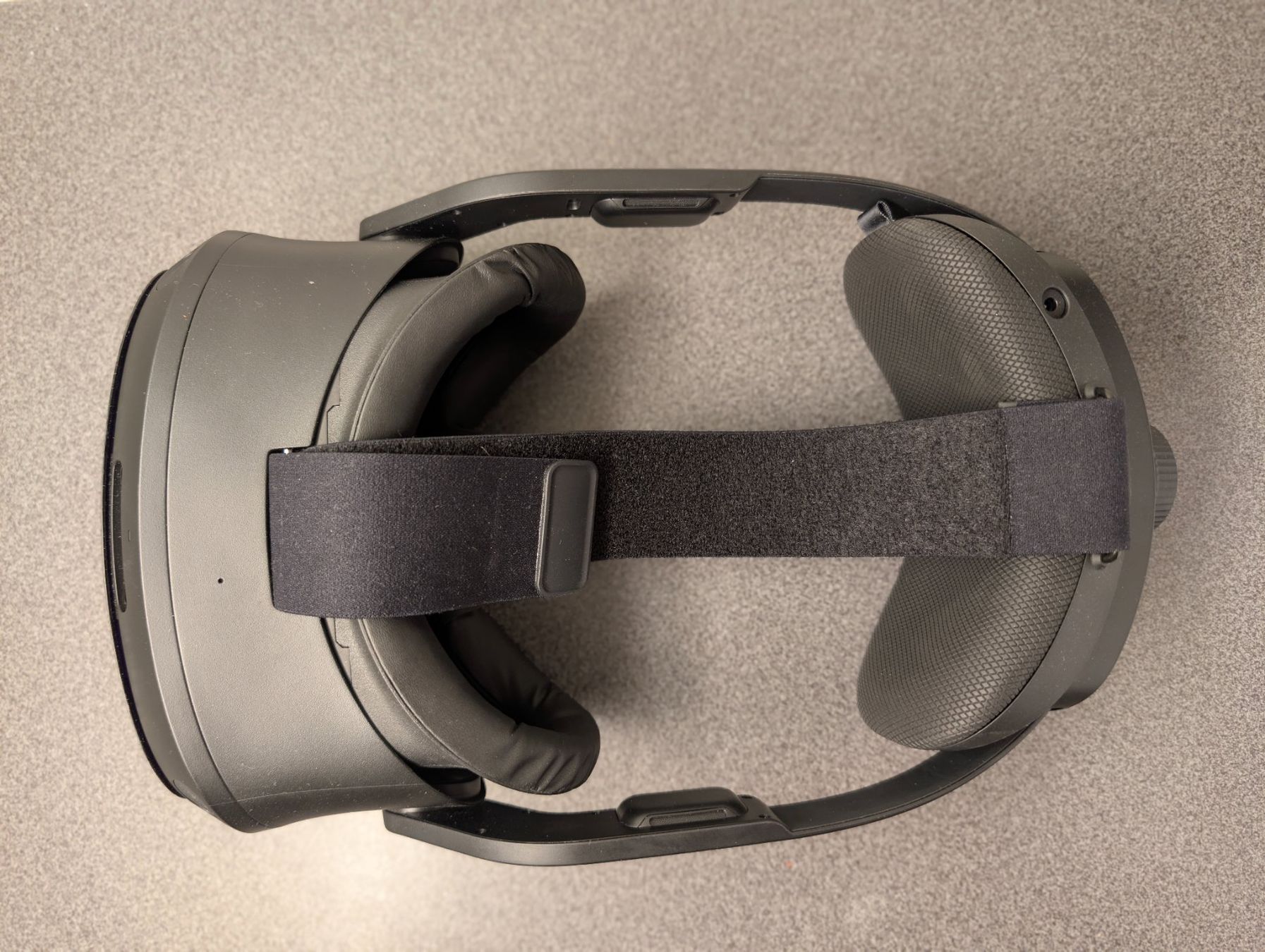 HTC Casque VR: HTC Casque VR VIVE Focus Vision Consumer Edition – D'occasion à Sierre par ste_8phc 3