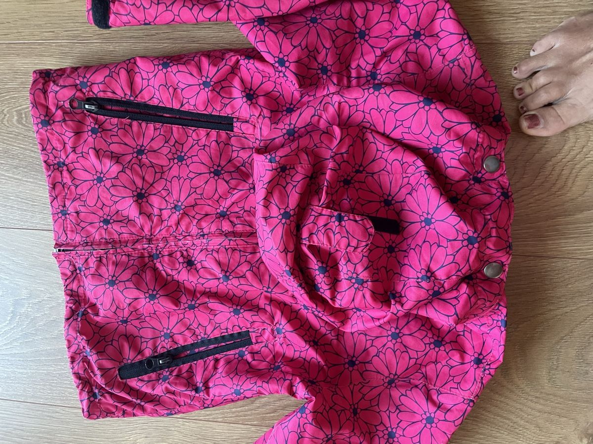 Giacche & Cappotti: Kinder Regenjacke Grösse 98, Blumenmuster – Usato da Grosshöchstetten venduto da and_7gf5 6
