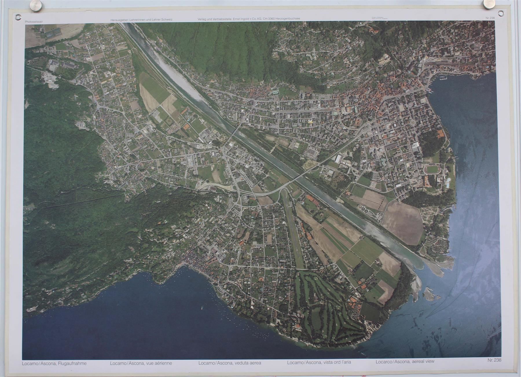 Foto & Immagini: Schulwandbild  Flugbild Locarno /Ascona – Usato da Härkingen venduto da sammelbecken 1