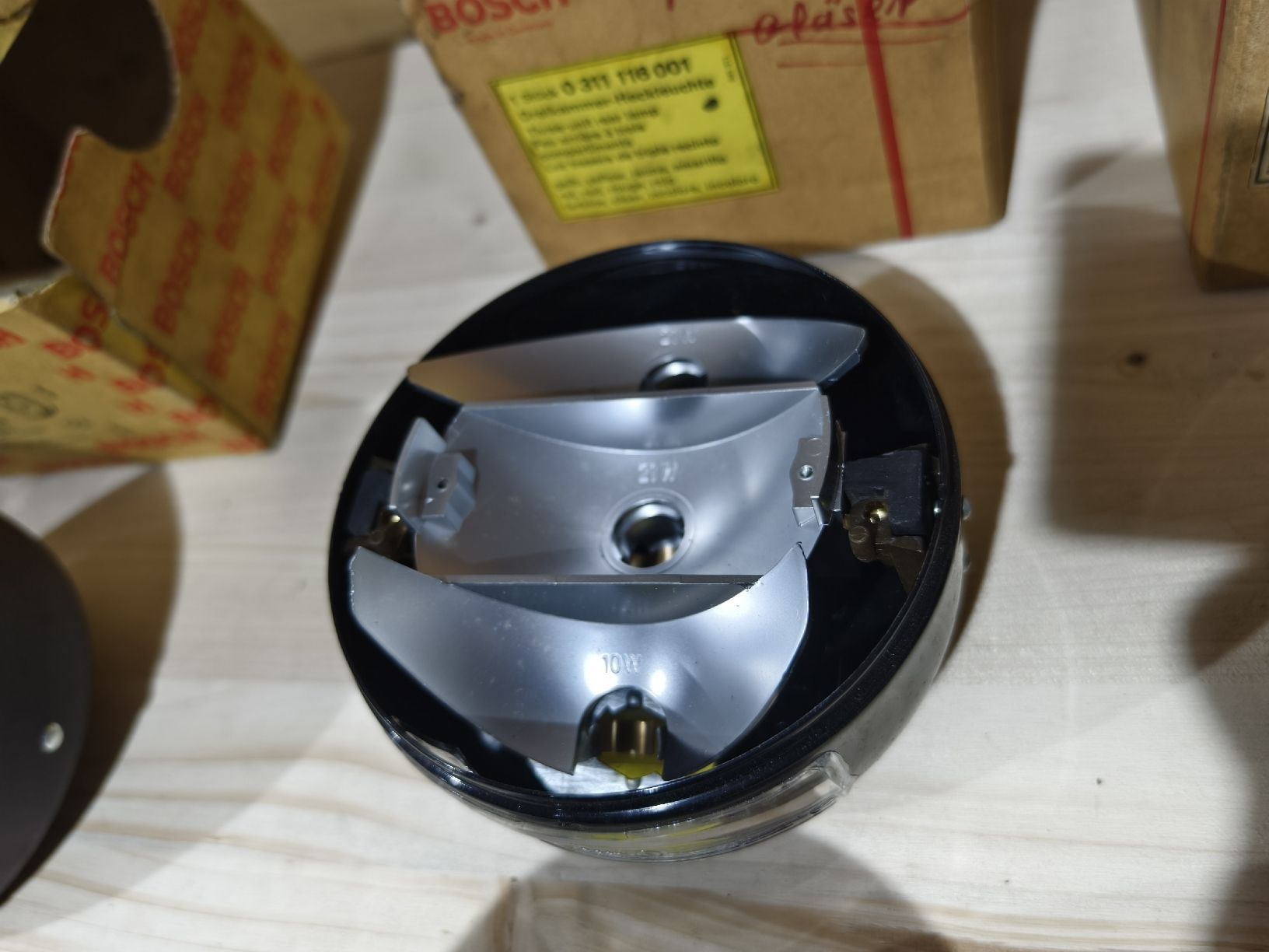 Bosch Tutti pezzi di ricambio auto: Ein Posten Alte Bosch Heckleuchten  – Nuovo (secondo la descrizione) da Ottoberg venduto da KingTony 3